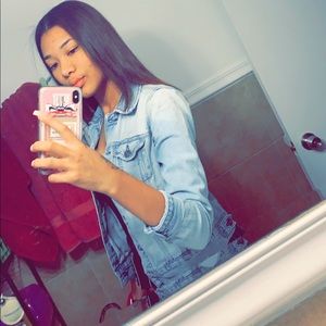 Meet your Posher, Camille